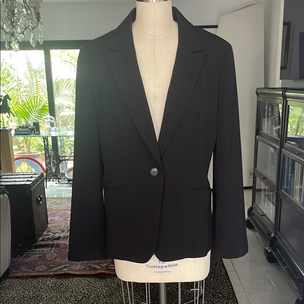 Black Classic Blazer with Notched Lapels